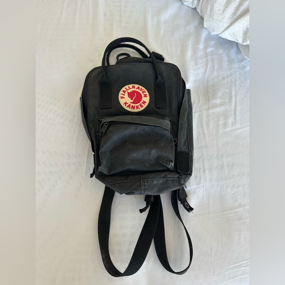 Fjallraven Kånken Black Backpack